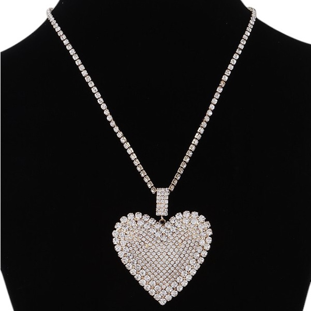 Elegant Heart Pendant Necklace